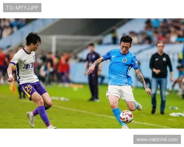 中国足球联赛新赛季揭幕战精彩纷呈 热门球队实力对决备受关注