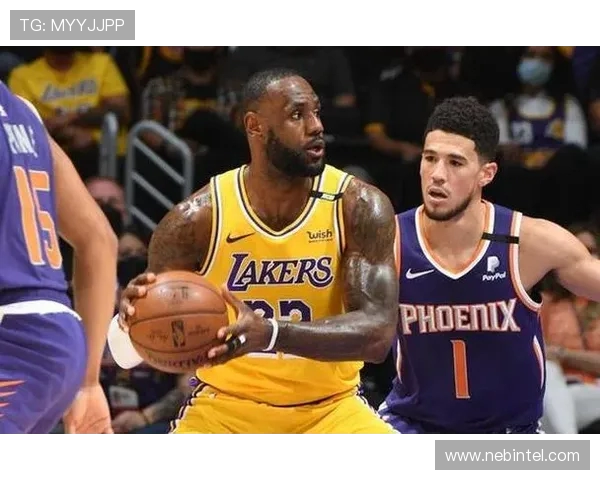 湖人迎战太阳,詹姆斯与布克对决,谁能引领球队走向胜利 湖人迎战太阳,詹姆斯与布克对决,谁能引领球队走向胜利