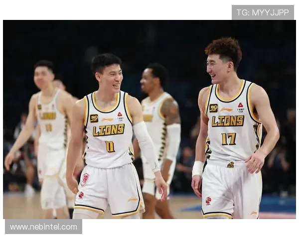 CBA精彩对决北京队与浙江广厦队比赛录像回顾与精彩瞬间分析