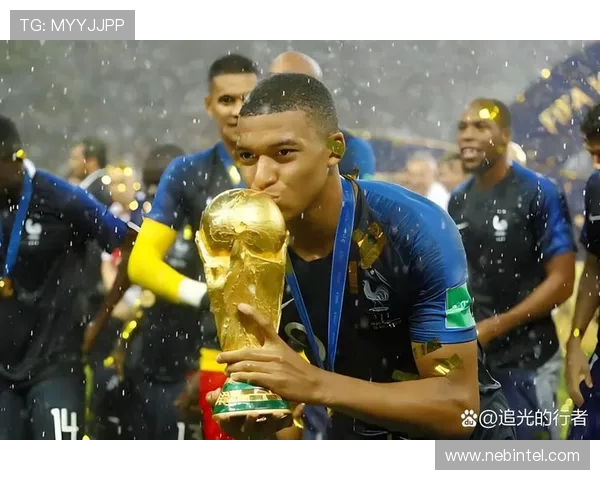 姆巴佩领衔法国队冲击世界杯冠军展现超凡实力与团队协作精神 姆巴佩领衔法国队冲击世界杯冠军展现超凡实力与团队协作精神